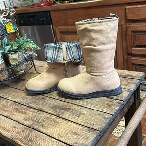 Muk Luks Ankle boots sz 7